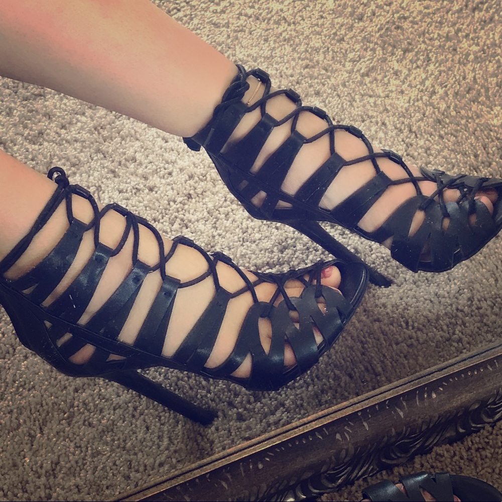 Zigi soho Black lace up heels